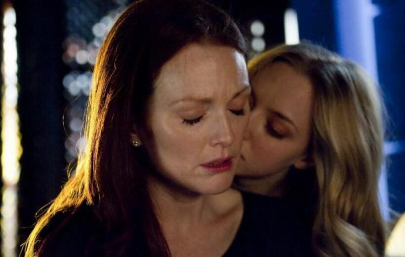 Amanda Seyfried as Chloe and Julianne Moore as Catherine in "Chloe."